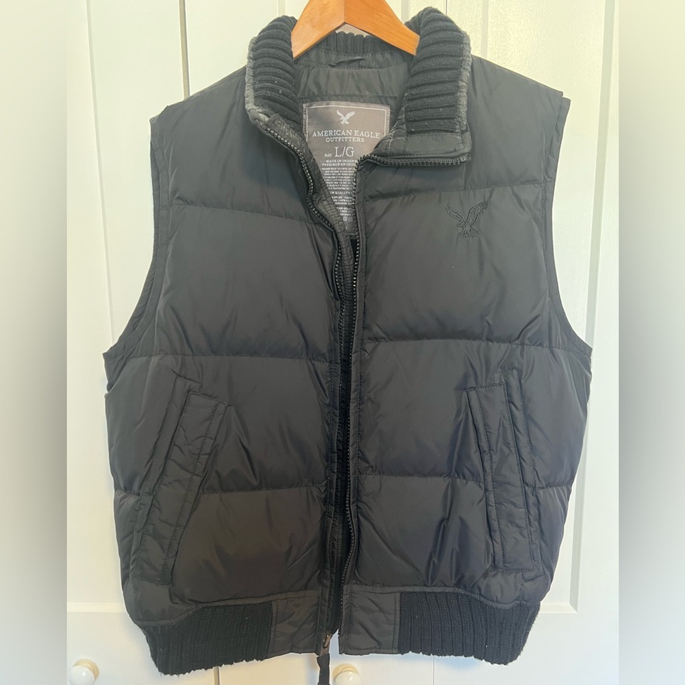 American Eagle Outfitters Men's Dark Gray Puffer Vest